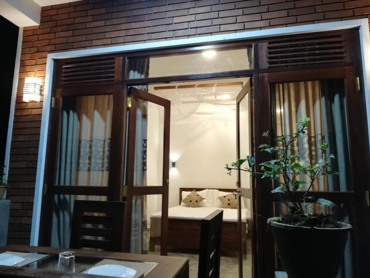 Solace 埃拉 外观 照片